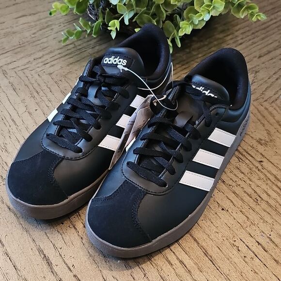 Adidas VL Court Base Size 5.5 NWT Unisex - Picture 1 of 11